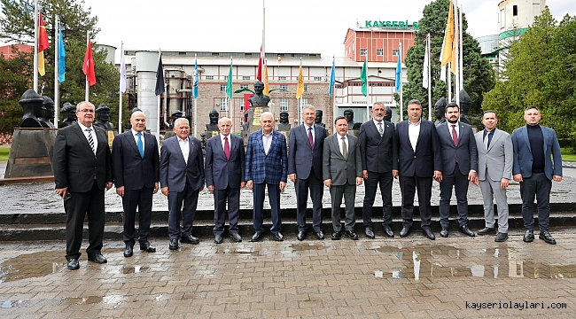 FABRİKA HAKKINDA BİLGİ ALDI