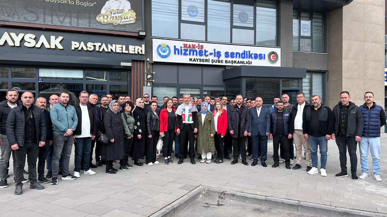 GENEL BAŞKANIMIZ VE SUMUD TUTSAKLARI İÇİN ANKARA'YA DOĞRU YOLA ÇIKIYORUZ