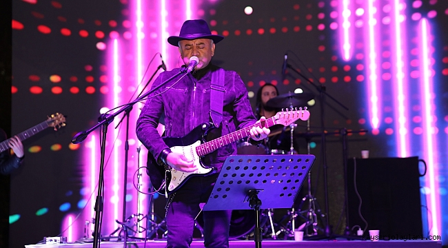 KOCASİNAN'DA GENÇLİK ŞÖLENİ MUHTEŞEM FİNALLE TAMAMLANDI