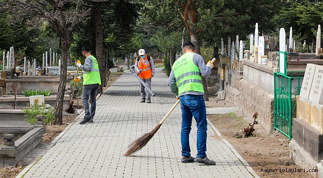 MEZARLIKLAR, CAMİLER TEMİZLENDİ, KESİM YERLERİ AYARLANDI