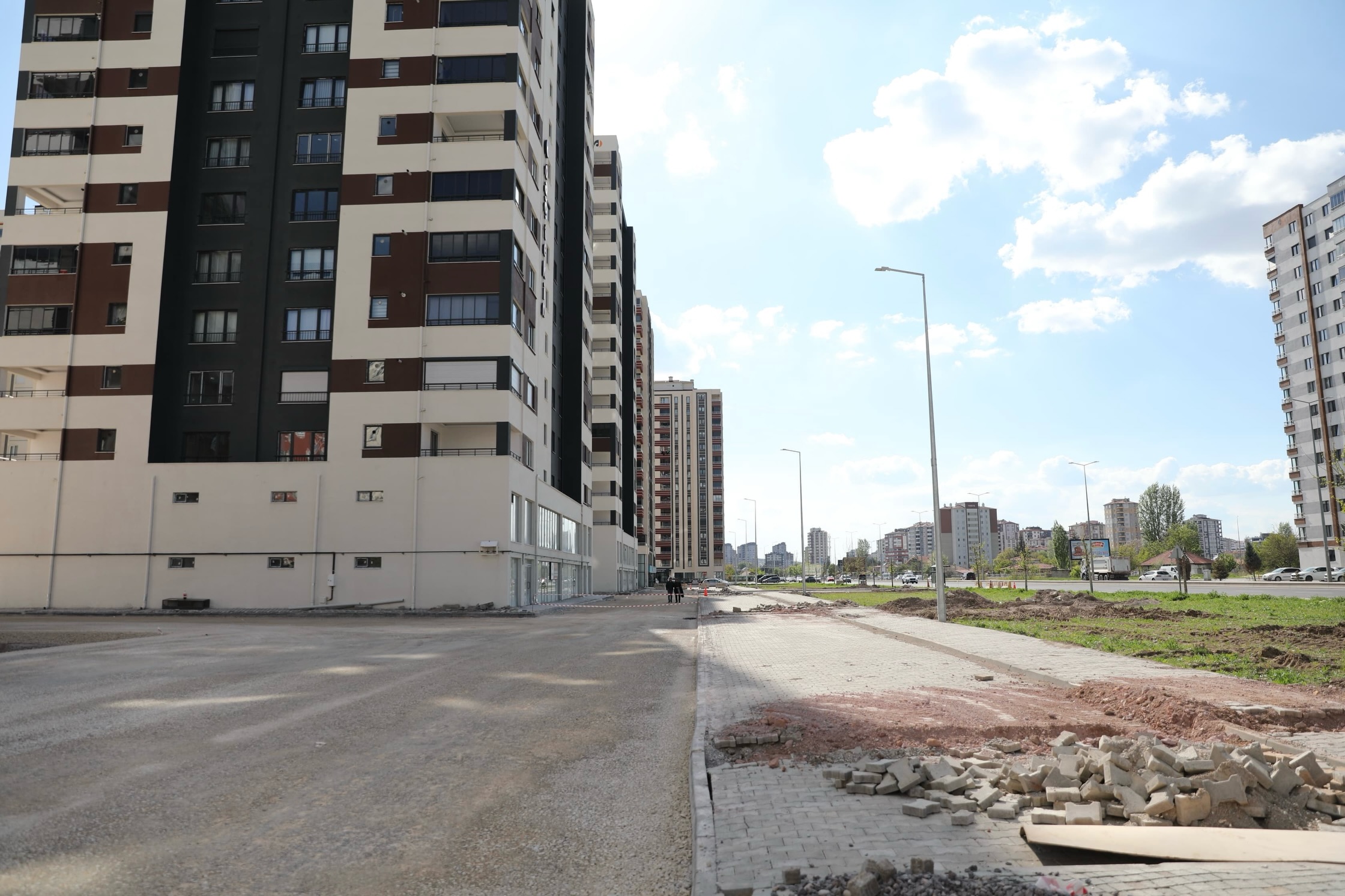 SEYRANİ'DE YENİ BİR YAŞAM KURUYORUZ KOCASİNAN, MODERN VE KONFORLU YAŞAMIN KAPILARINI AÇIYOR