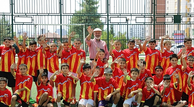 GELECEĞİN GÜÇLÜ TÜRKİYE'SİNİ EVLATLARIMIZ İNŞA EDECEK