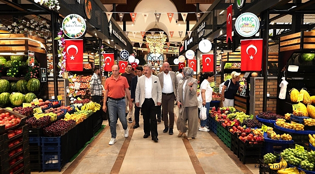 AÇILDIĞI İLK GÜNDEN İTİRAREN ALIŞVERİŞ, KÜLTÜR VE SANATIN MERKEZİ OLDU